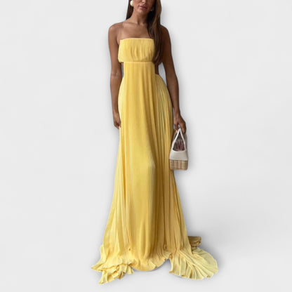 Mireille - Elegantné Maxi Šaty s Plisovaním a Výrezom