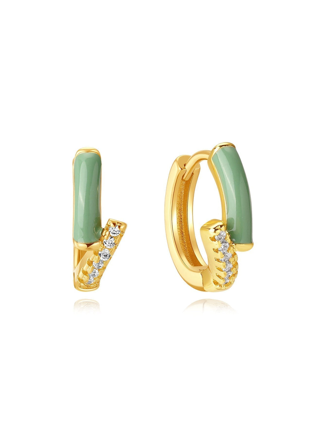 Marta – Zlaté náušnice s nadčasovým tvarem.