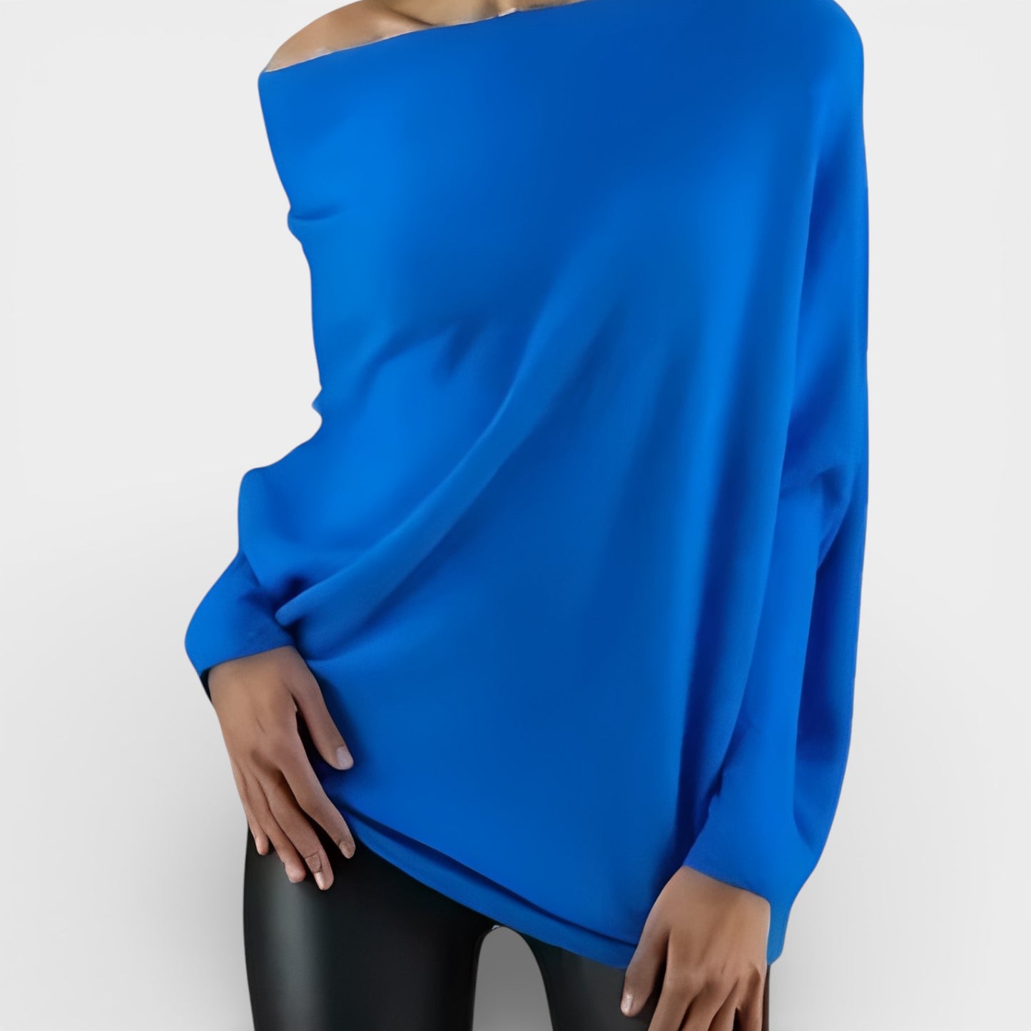 Gabriela – Voľný sveter s asymetrickým výstrihom off-shoulder