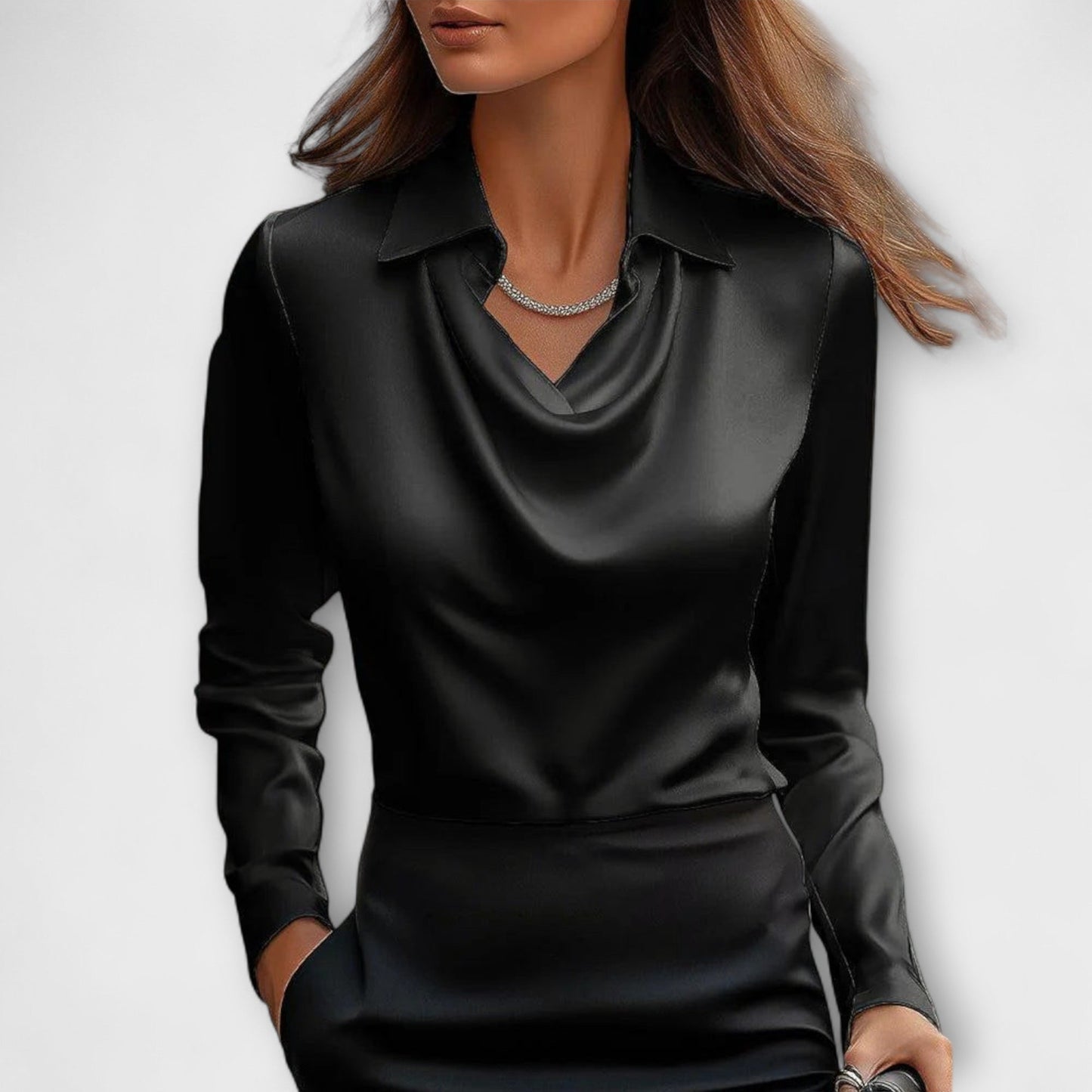 Lucie – Elegantná blúzka s riaseným výstrihom