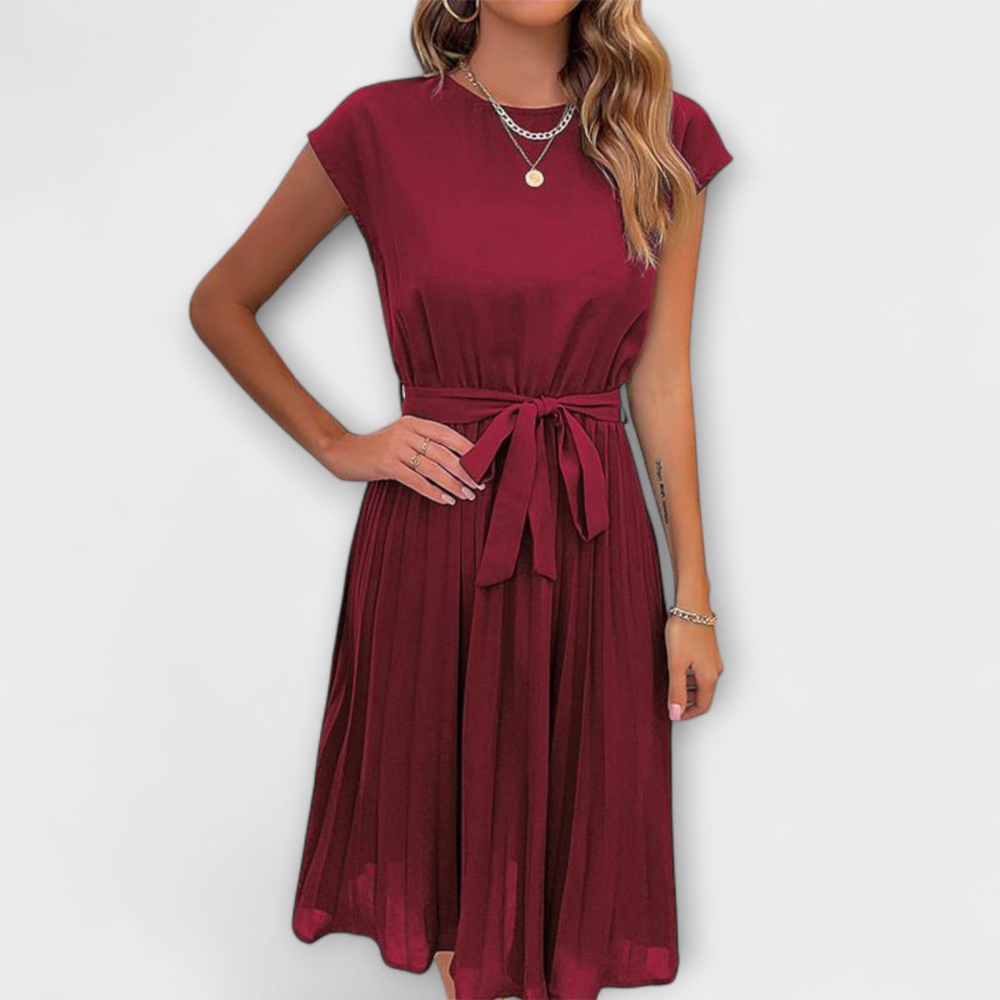 Elegantné Midi Šaty