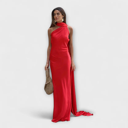 Štýlové maxi šaty s odhalenými ramenami a viazaním za krk