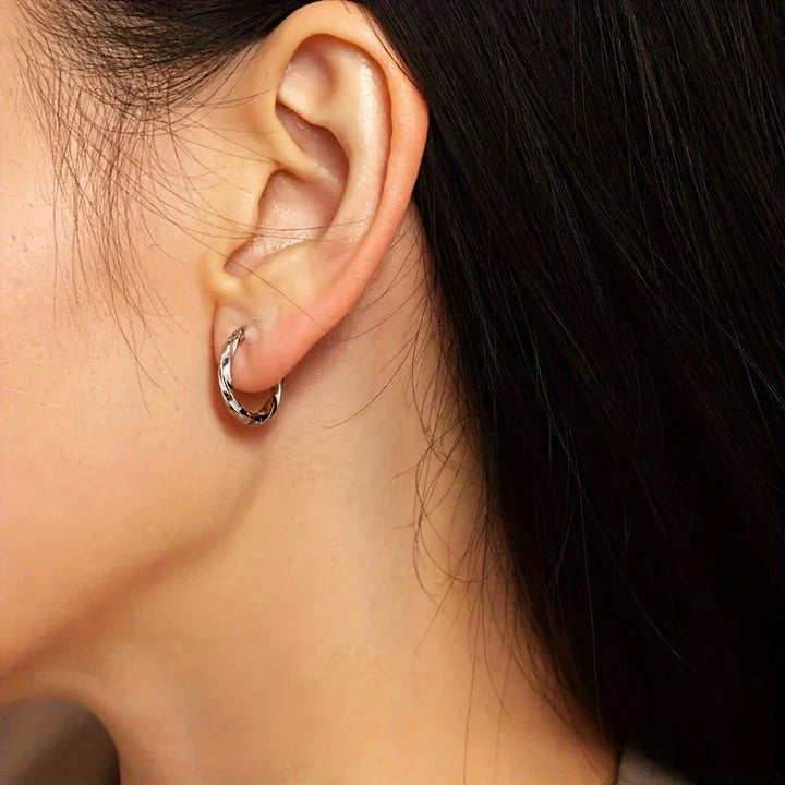 Minimalistické geometrické visící náušnice