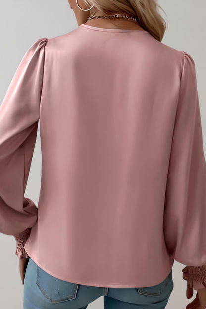 Quinn Elegantná blúzka s dlhým rukávom a výstrihom do V