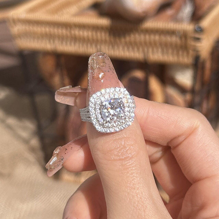 Frieda – Solitérní prsten s kulatým kamenem.