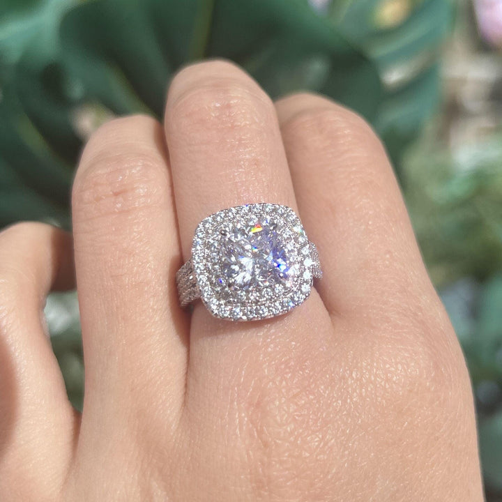 Frieda – Solitérní prsten s kulatým kamenem.